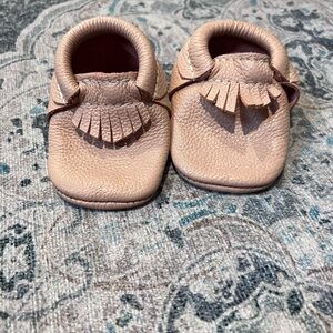 Freshly Picked leather neutral moccasins for baby